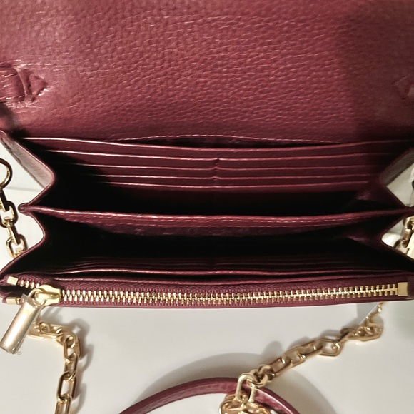 Tory Burch Authentic Goldtone Chain Slingbag & Wristlet/CP case Leather Burgundy - Picture 9 of 16
